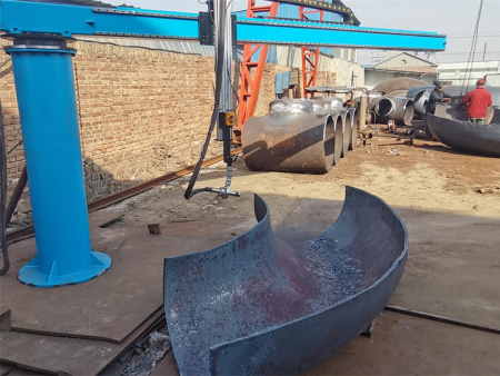 對焊彎頭載片設備